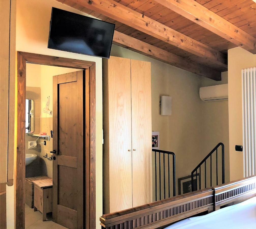 Desenzanoloft Official Partner Marriott Homes & Villas -Penthouse Never Say Never Sirmione Castle View Zewnętrze zdjęcie