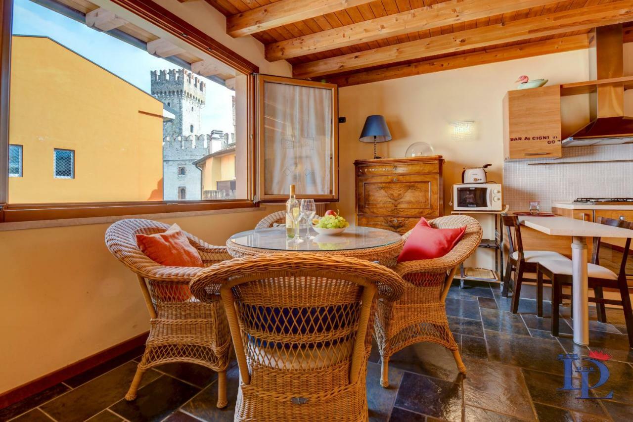 Desenzanoloft Official Partner Marriott Homes & Villas -Penthouse Never Say Never Sirmione Castle View Zewnętrze zdjęcie
