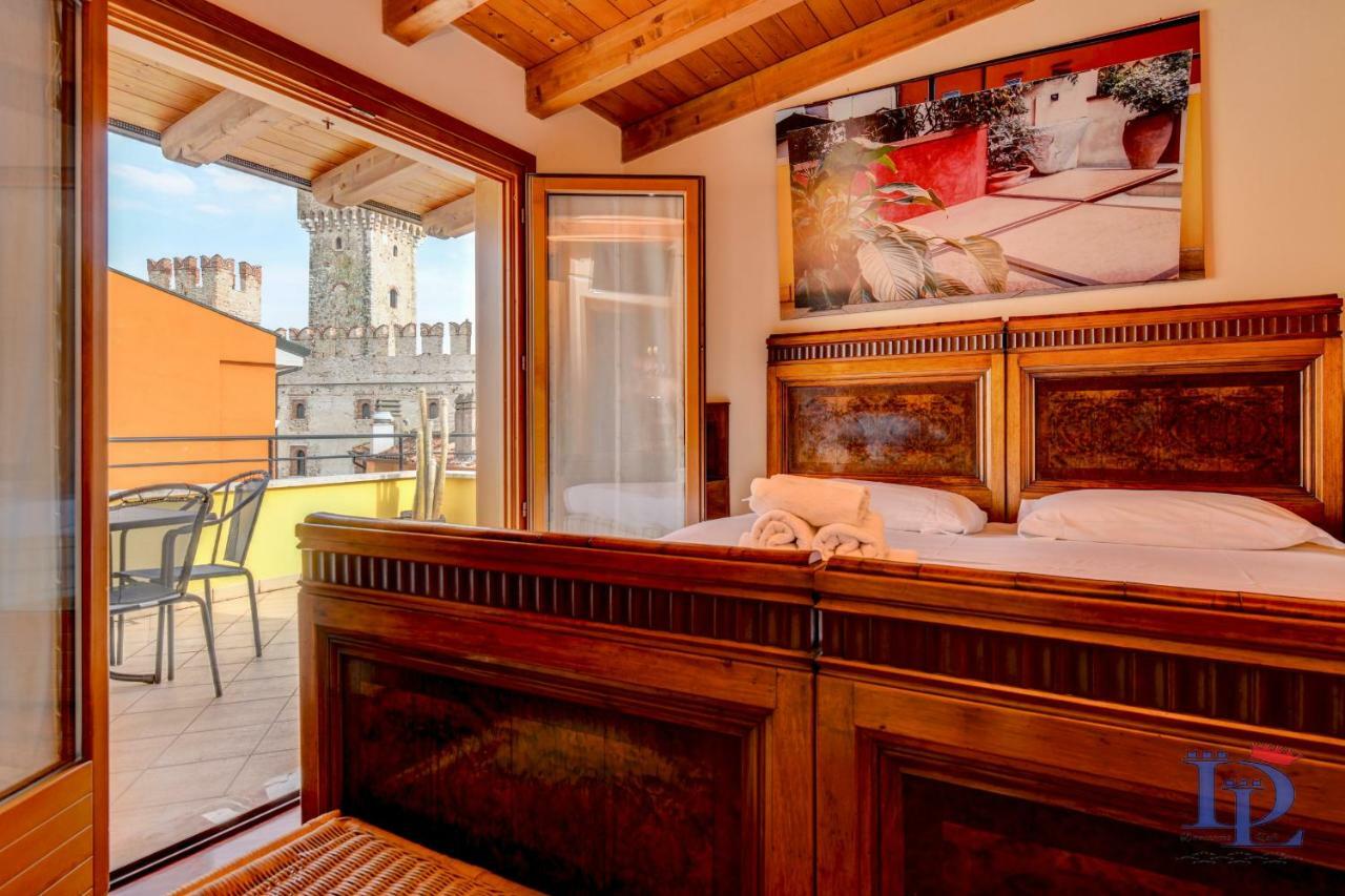 Desenzanoloft Official Partner Marriott Homes & Villas -Penthouse Never Say Never Sirmione Castle View Zewnętrze zdjęcie