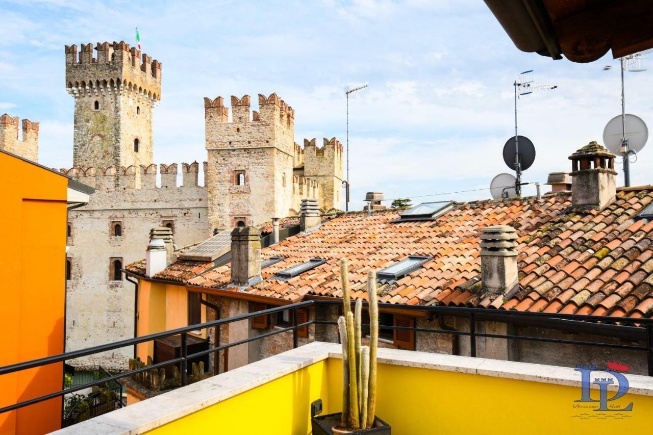 Desenzanoloft Official Partner Marriott Homes & Villas -Penthouse Never Say Never Sirmione Castle View Zewnętrze zdjęcie
